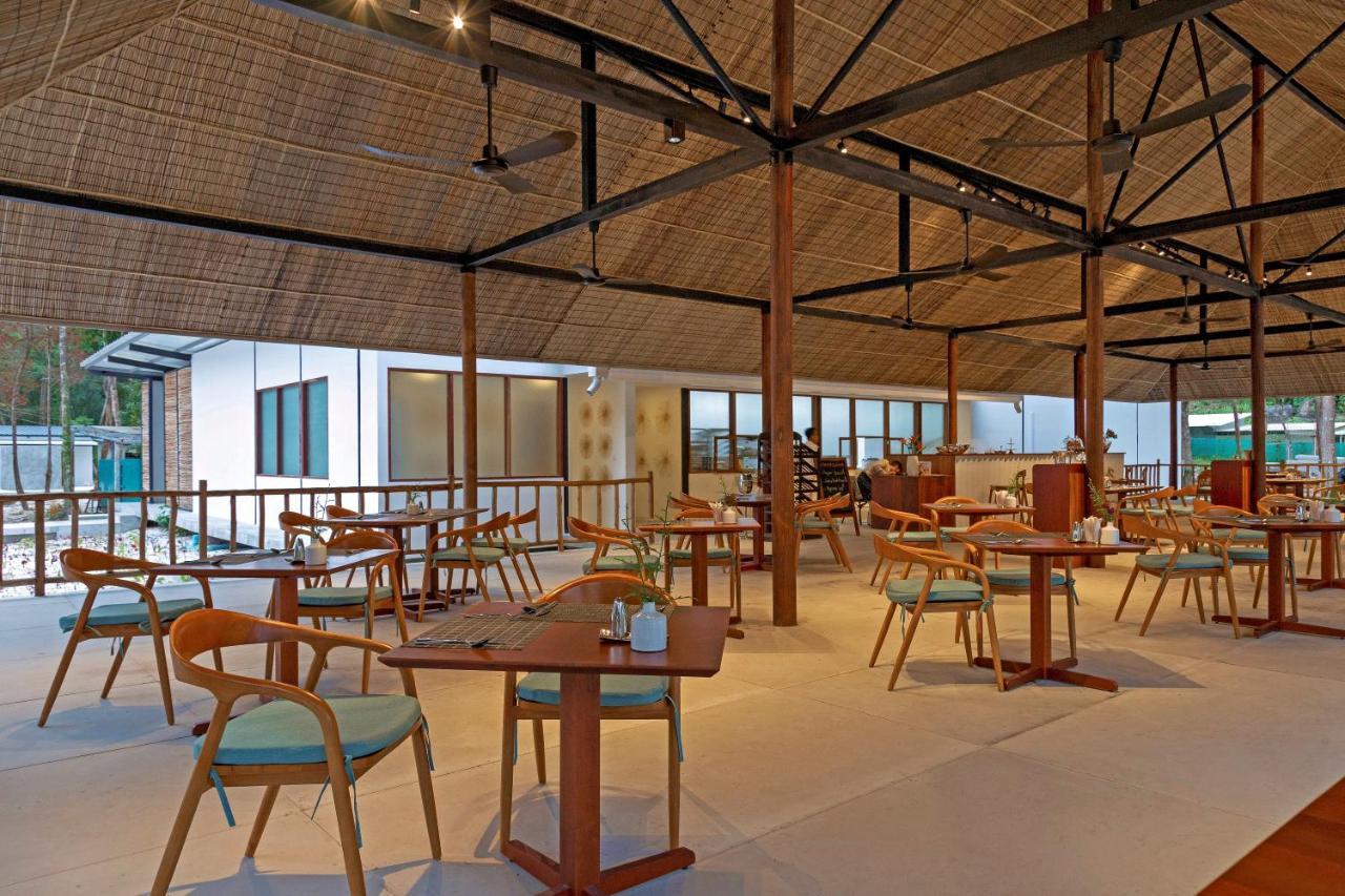Island Center Point Hotel Ко Ронг Санлоем Екстериор снимка