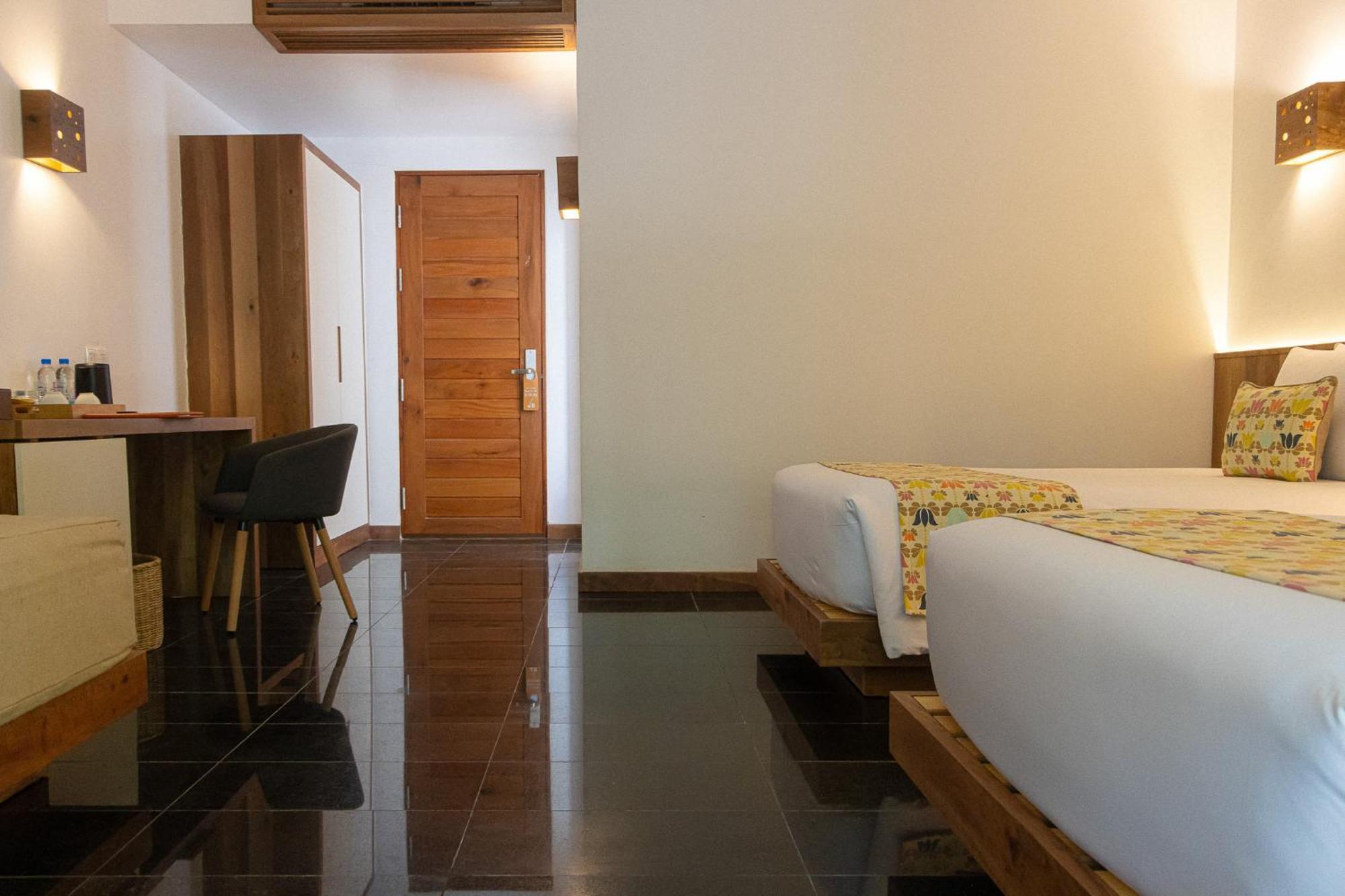 Island Center Point Hotel Ко Ронг Санлоем Екстериор снимка